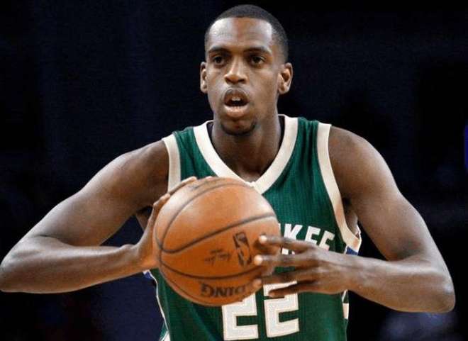 15战13负，战绩西部排倒数，4大新援集体翻车！主帅赢麻了